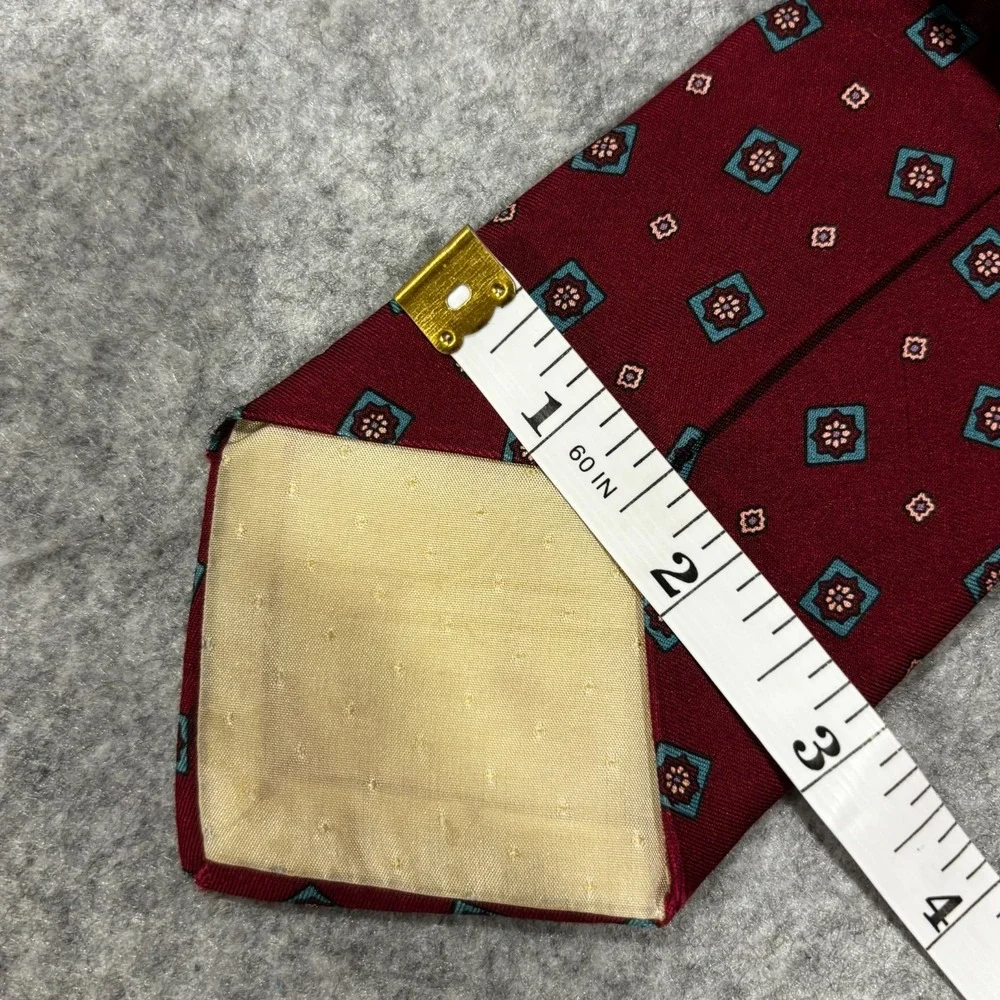 Mario Valentino Men's Necktie Burgundy Geometric Pattern 100% Silk W3